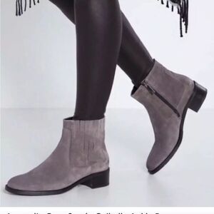 AQUATALIA Gray Soft Leather Zip Up Comfy Chelsea Italy Mod Boots  Women's Size 9